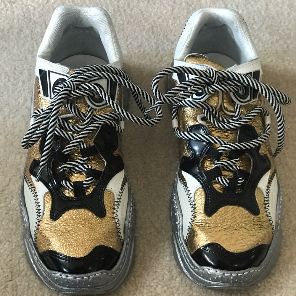 No 21 Billy. Sneakers
